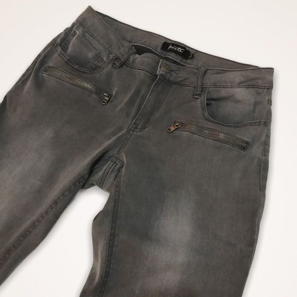 NANETTE LEPORE Faded Gray Wash Skinny Ankle Jeans - Picture 2 of 9